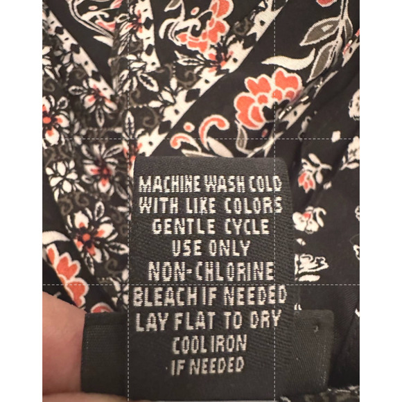 Euc Torrid floral long sleeve blouse with tie neck size 00 - Picture 7 of 7